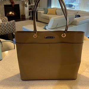 Michael Kors large tote bag in camel/beige with gold accents.